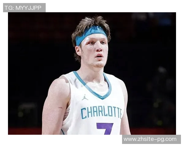 克尼佩尔半场表现亮眼9投5中贡献12分2板4助攻三分球命中率高达50