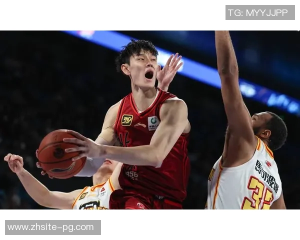 曾凡博NBA中国赛表现平平首战无出手次战坐冷板凳引关注